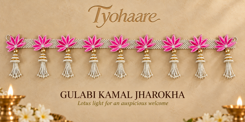 Gulabi Kamal Jharokha Toran full view