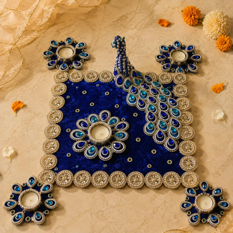 Square Peacock Décor Set with a slim velvet base