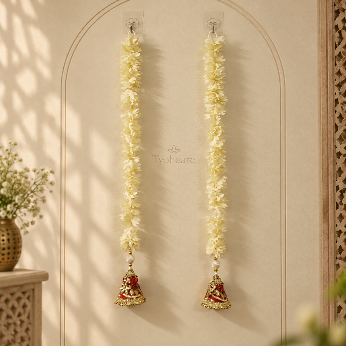 Folder 28 Ivory Red Floral Bell Hanging - main view