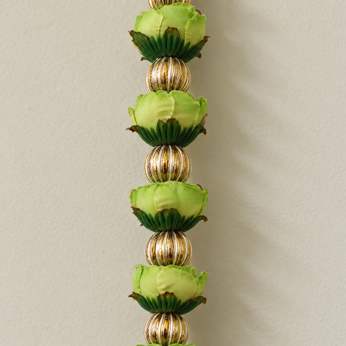 Folder 23 Green Semicircle Hanging - detail view