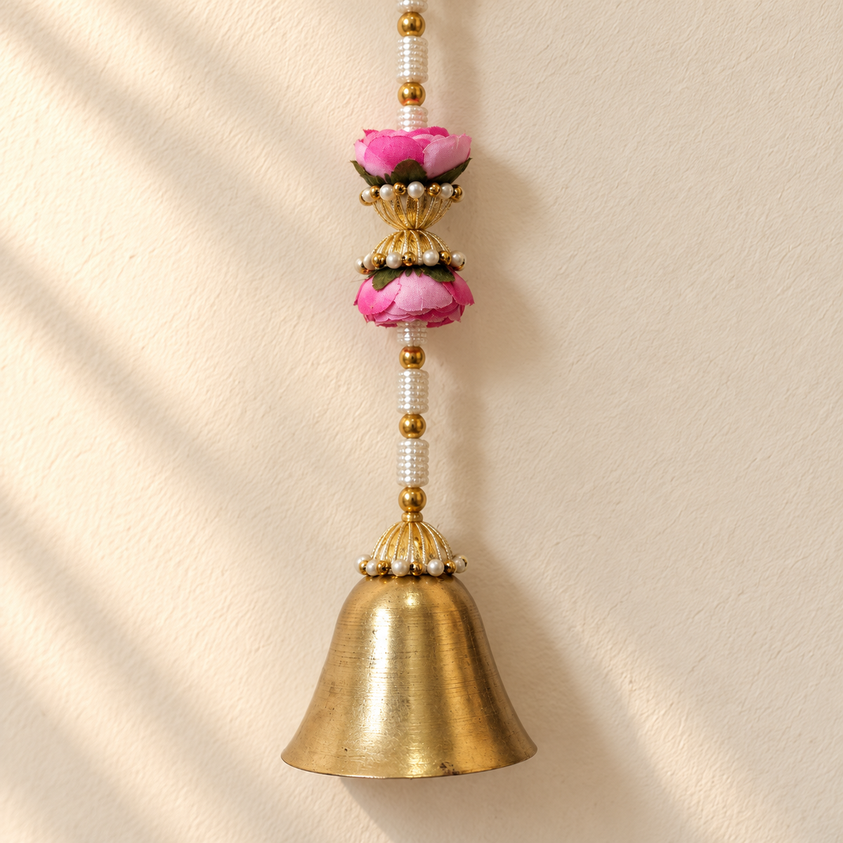 Folder 20 Pink Cowrie Shell Bell Hanging - detail view