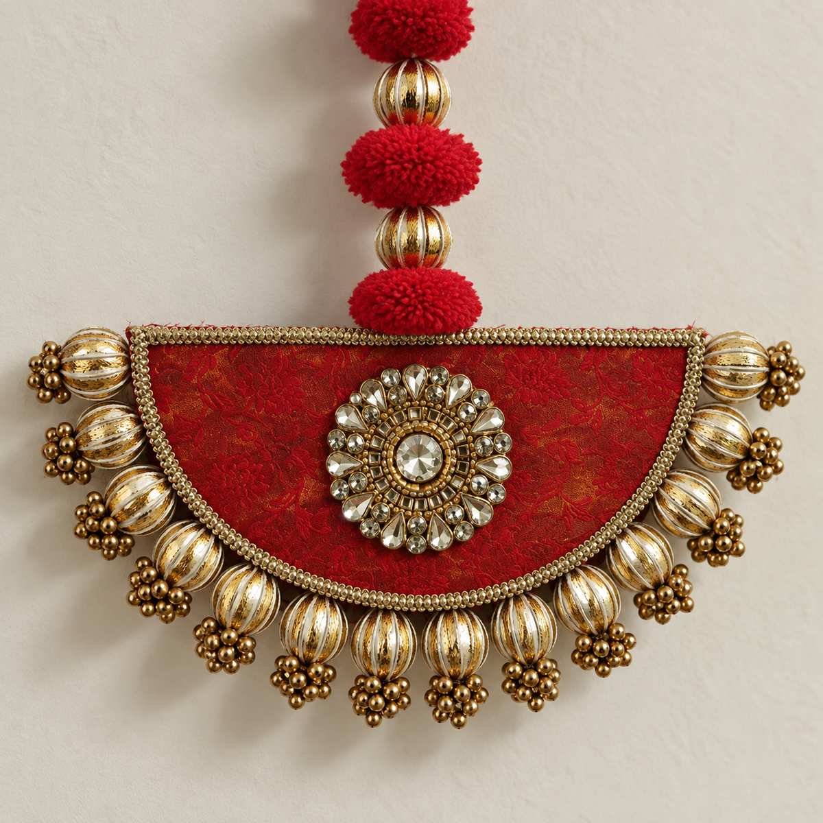 Folder 23 Red Semicircle Hanging - detail view