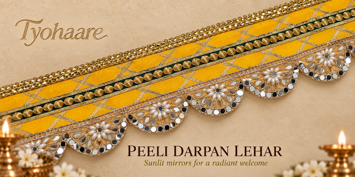 Peeli Darpan Lehar toran close-up
