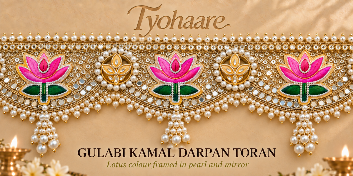 Gulabi Kamal Darpan Toran close-up view