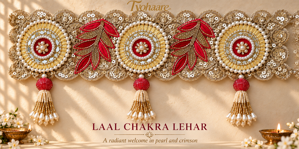Laal Chakra Lehar Toran close-up