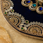Close-up of the reflective mirror-work border